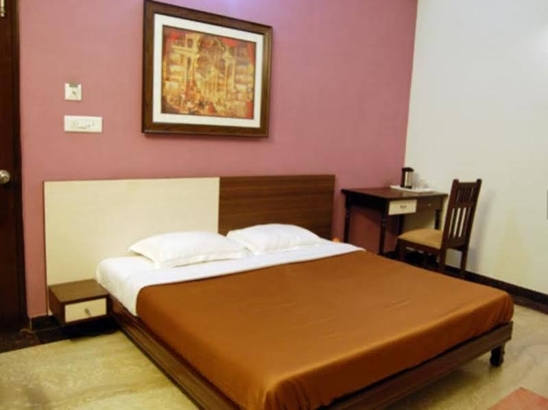 Hotel The Urmi Haridwār Exteriér fotografie