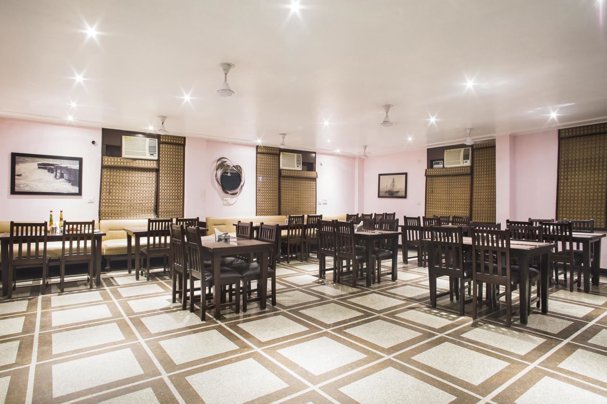 Hotel The Urmi Haridwār Exteriér fotografie